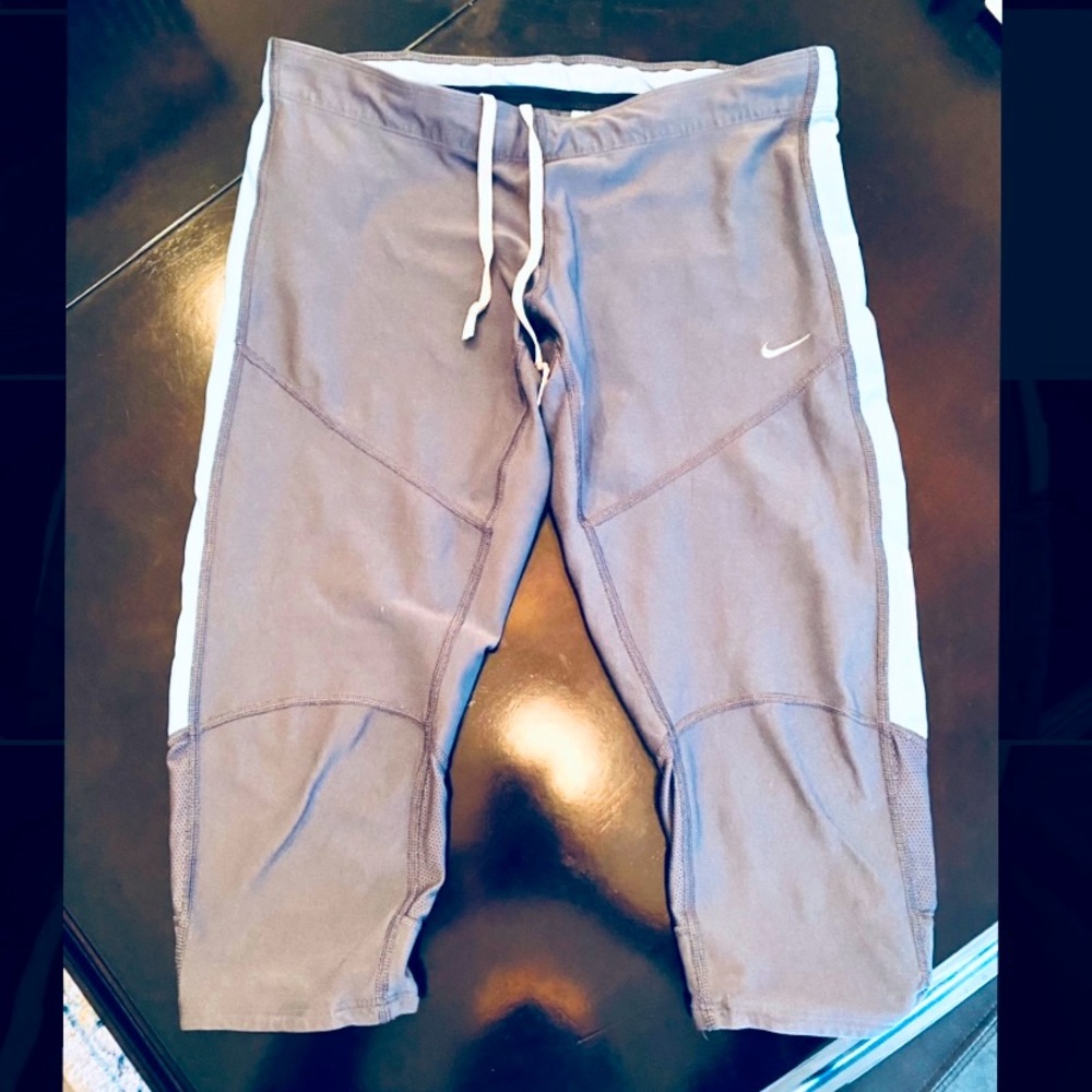 Nike Dri Fit knee length leggings